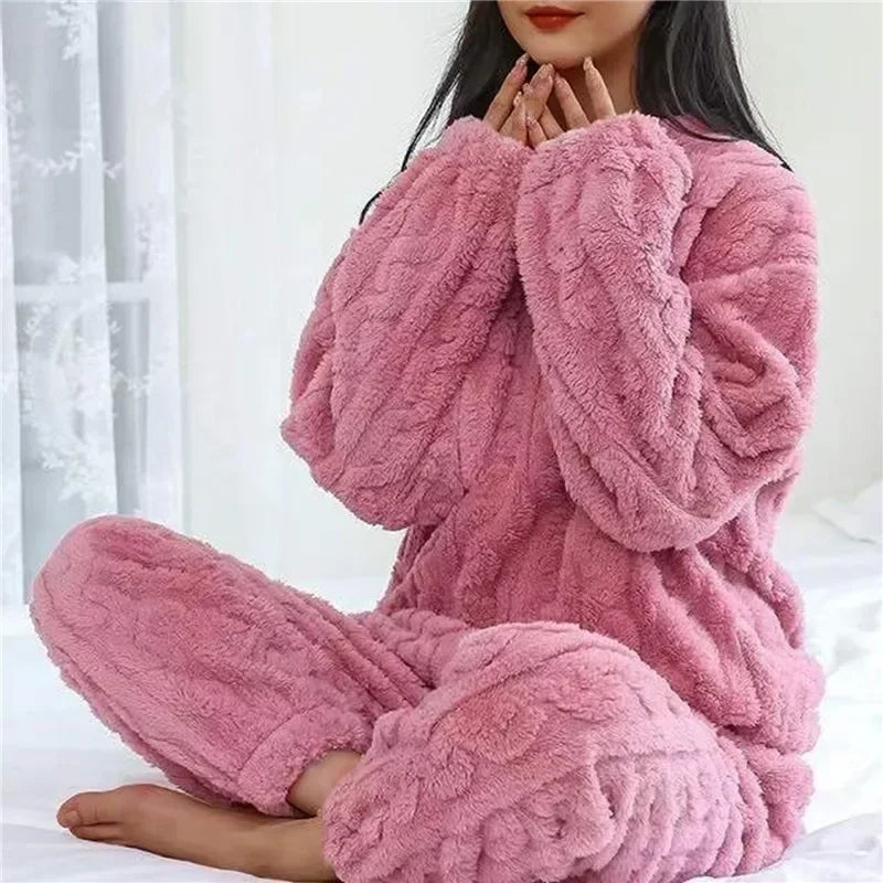 Women’s Winter Pajama Set Soft Warm Thickened Fleece Long Sleeve Homewear Sleepwear Suitable for Indoor Outdoor Use