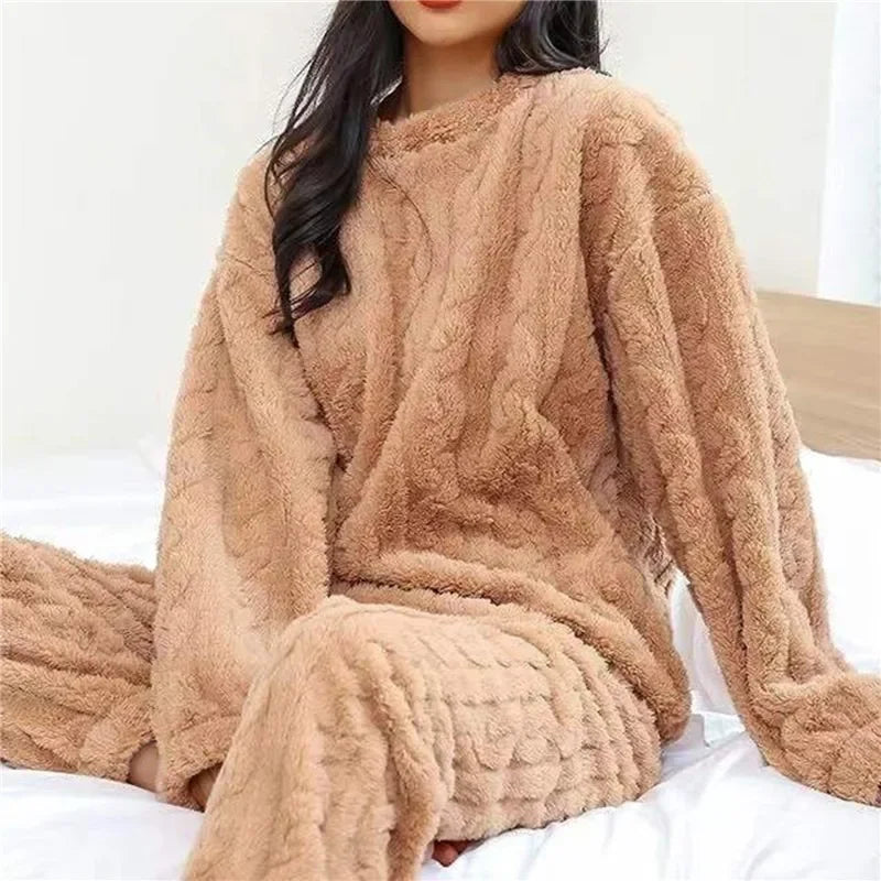 Women’s Winter Pajama Set Soft Warm Thickened Fleece Long Sleeve Homewear Sleepwear Suitable for Indoor Outdoor Use