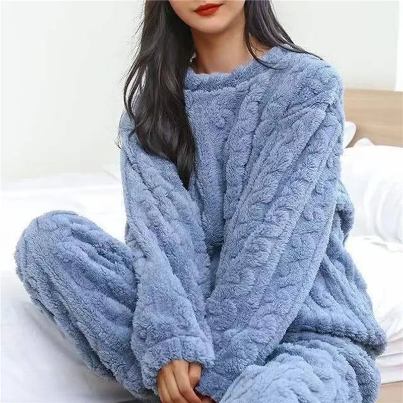 Women’s Winter Pajama Set Soft Warm Thickened Fleece Long Sleeve Homewear Sleepwear Suitable for Indoor Outdoor Use